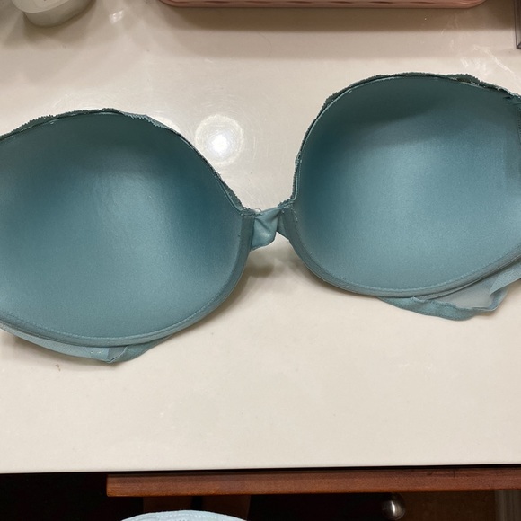 Victoria's Secret Blue and Gold Bra - Picture 5 of 8